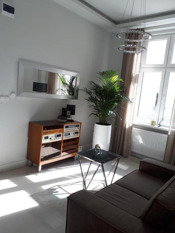 Marzec Apartamenty Gniezno Exterior foto